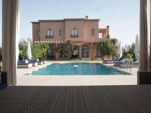 Saphir Paon - Luxury Villa in the Middle of a Farm