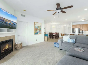 Panoramic Sunset Escape Waterfront Condo for 7!