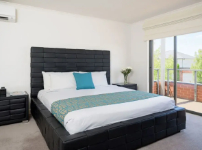 Park Avenue - Mulgrave Townhouses