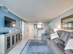 Remarkable Hudson Condo w/ Coastal Views!