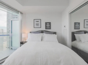 Noel Suites - York and Harbour St.