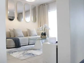 Stunning 2 bed Apartment Near Monte Casino