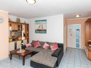 Stunning Apartment in Okrug Donji With 4 Bedrooms, Wifi and Outdoor Swimming Pool