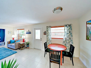 2123 Temple St Home 3 Bedrooms 2 Bathrooms Home
