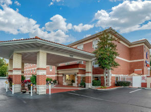 Comfort Suites Airport