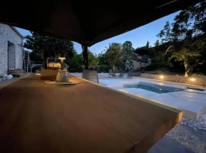 Villa With Pool in Pelekas Near the Beach
