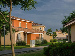Holiday home in Mediterranean style with air con and bubble bath