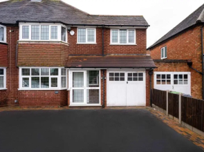 Sweetbriar - Stylish 4-Bed close to NEC, Airport, JLR, Solihull