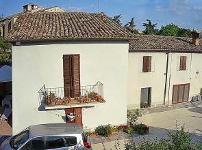 Borgo Santa Lucia Apartment with Private Parking & Garden