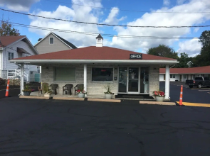 Chisholms Motor Inn