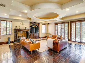 Spacious Fullerton Villa w/ Private Pool & Hot Tub
