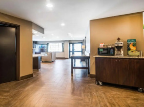 Clarion Pointe Downtown