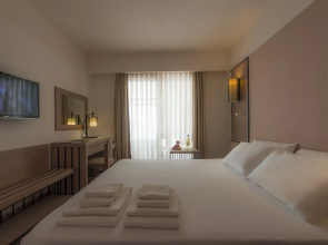 Liv Hotel By Bellazure