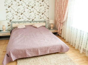 Apartment on Lesi Ukrainky Blvd