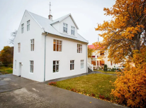 Akureyri Central House