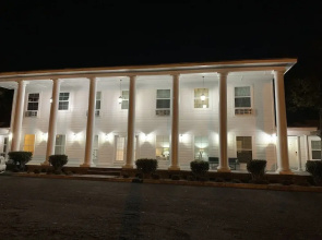 Heritage House Inn
