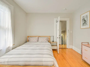 Bright & Pet-friendly Home: 2 Mi to Harvard Square