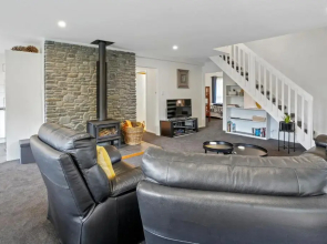 Bellbird House - Hanmer Springs Holiday Home