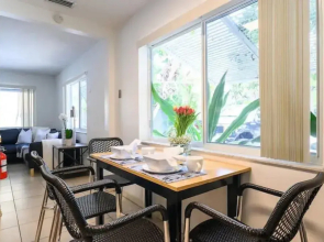 The peacock villa private backyard in FTL