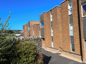 Flat 17, The Stones