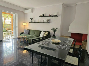 Newly Renovated Garden view apartment!!