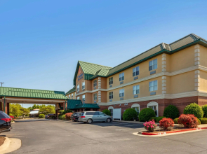 Comfort Inn & Suites Fayetteville - University Area