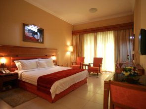 Отель Wescott Plaza Hotel Apartment