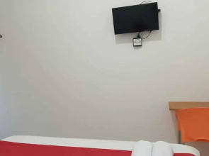 RedDoorz Plus near Universitas Saburai Lampung