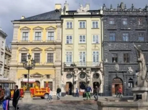 Apartament on Rynok Square 3