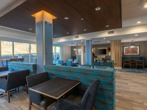 Holiday Inn Express & Suites Gainesville - Lake Lanier Area by IHG