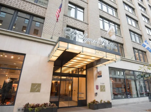 Le Square Phillips Hotel And Suites