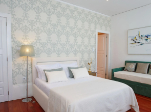 Charming House Marques