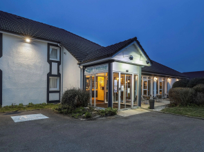 Sure Hotel by Best Western Calais Coquelles Tunnel s/ Manche