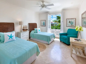 Schooner Bay 207 by Blue Sky Luxury