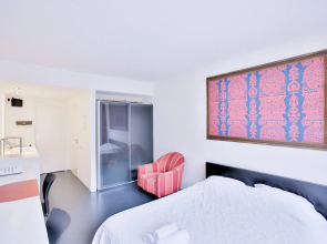 Chic suisse flat - Metro Louise
