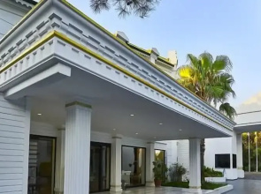 Maya World Golf Side