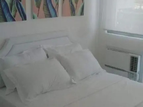 Azure Wavepool C7 Balcony, Wifi, Near Mall Airport