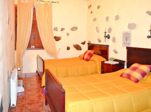 Apartment in Moya with communal pool