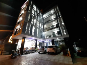 Dinh Huong Hotel