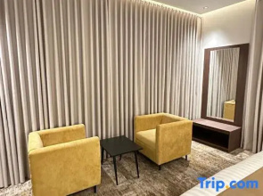 Jewel Crown Aparthotel