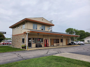 Great Lakes Inn and Suites