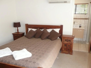 Beachside Holiday Units