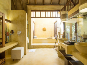 High Season Pool Villa & Spa