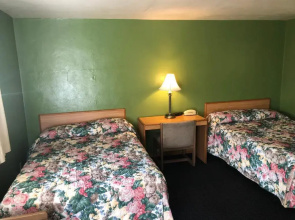 Parkway Motel