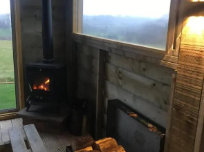 sleeps 12 / hot tub / cinema / pets welcome