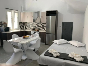 Thania's House ,4 minutes from the center of Hermoulis
