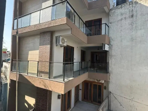 Yes Hotel By The Ganges