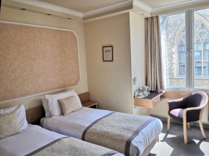 Lancaster Hall Hotel