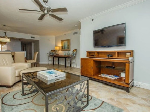 Som 503 - Somerset 2 Bedroom Condo by Redawning