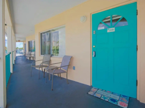 Five Palms Suite 208 - Daily - Weekly - Monthly